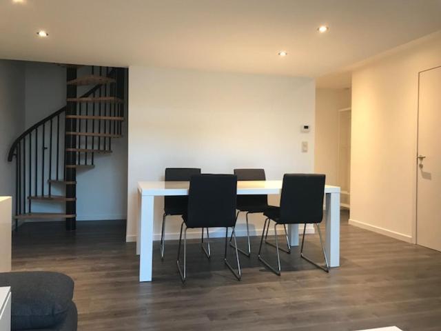 Camelias@Sea - Studio Apartment Oostende Bagian luar foto